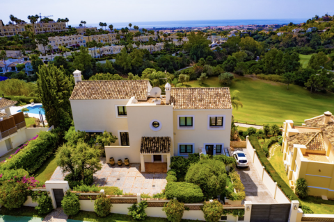 Villa à vendre Benahavis, Malaga, Espagne, 5 chambres, 580 m2 No. 109588 - photo 1