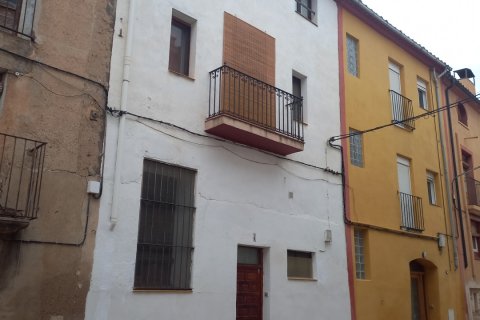 Townhouse in Benissanet, Tarragona, Spain 3 bedrooms, 180 sq.m. No. 185969