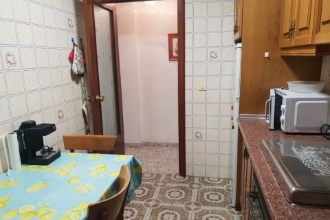 Apartamento en alquiler en Guardamar del Segura, Alicante, España 3 dormitorios, 95 m2 No. 74731 - foto 9