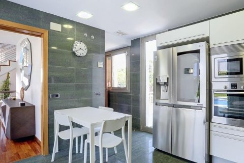 Māja pārdošanā Arenys de Mar, Barcelona, Spānijā 5 istabas, Nr. 140887 - attēls 15