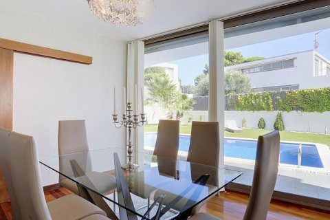 Māja pārdošanā Arenys de Mar, Barcelona, Spānijā 5 istabas, Nr. 140887 - attēls 14