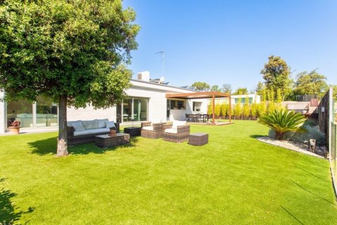 Продажа дома в Вальроманес, Барселона, Испания 4 спальни,  №140884 - фото 1