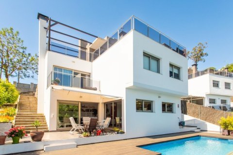 Продажа дома в Сан-Себрия-де-Вальяльта, Барселона, Испания 4 спальни, №140885 - фото 1