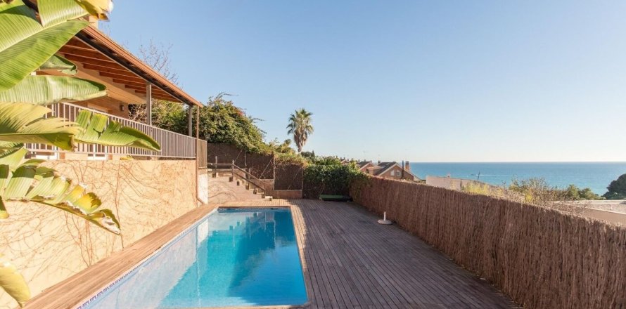 Дом в Аренис де Мар, Барселона, Испания 4 спальни,  №140889