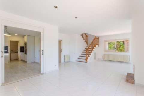 Сasa en venta en Sant Andreu de Llavaneres, Barcelona, España 5 dormitorios, No. 140886 - foto 8