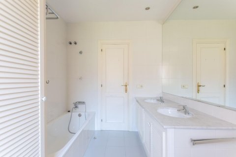 Сasa en venta en Sant Andreu de Llavaneres, Barcelona, España 5 dormitorios, No. 140886 - foto 17