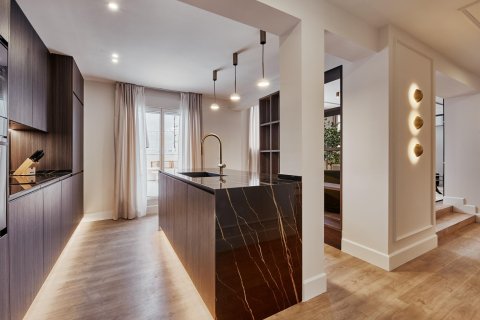Dzīvoklis pārdošanā Madrid, Spānijā 3 istabas, 162 m2 Nr. 180159 - attēls 19