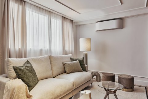 Apartamento en Madrid, España 3 dormitorios, 162 m2 No. 180159