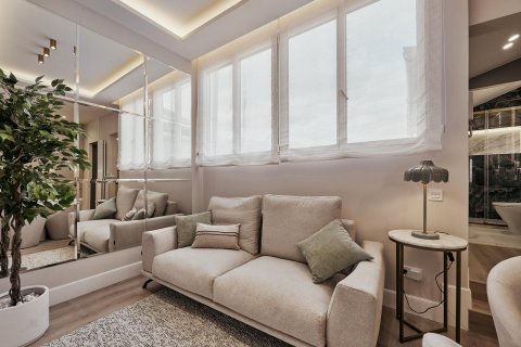 Apartamento en Madrid, España 2 dormitorios, 49 m2 No. 180158