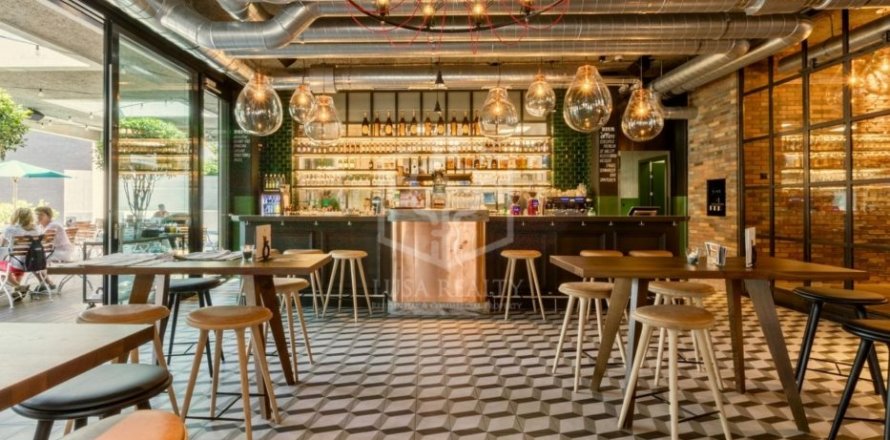 Commercial property Barcelona, Espagne 107 m2 No. 133235