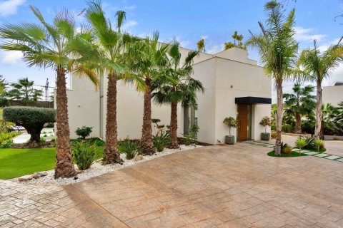 Villa till salu i Pinar De Campoverde, Alicante, Spanien 4 sovrum, 560 kvm. Nr. 143646 - foto 18