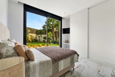 Villa till salu i Pinar De Campoverde, Alicante, Spanien 4 sovrum, 560 kvm. Nr. 143646 - foto 24