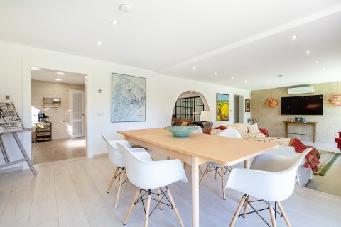Huvila myytävänä Platja De Muro, Mallorca, Espanja, 3 makuuhuonetta, 300 m2 No. 144537 - kuva 1