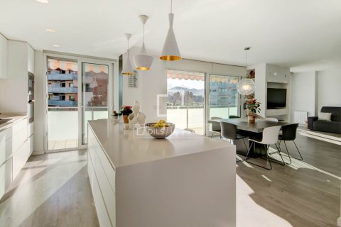Huoneisto myytävänä Sant Just Desvern, Barcelona, Espanja, 2 makuuhuonetta, 116 m2 No. 164322 - kuva 11