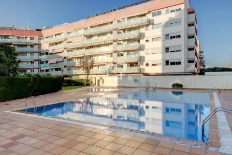 Huoneisto myytävänä Sant Just Desvern, Barcelona, Espanja, 2 makuuhuonetta, 116 m2 No. 164322 - kuva 2