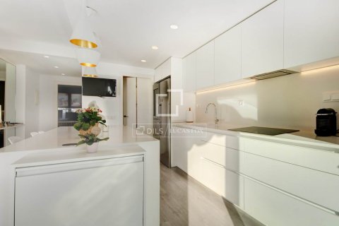 Huoneisto myytävänä Sant Just Desvern, Barcelona, Espanja, 2 makuuhuonetta, 116 m2 No. 164322 - kuva 13