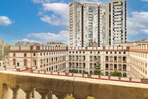 Apartamento en venta en Barcelona, España 5 dormitorios, 120 m2 No. 164320 - foto 8