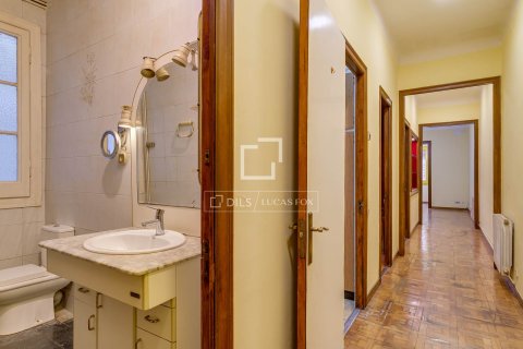 Apartamento en venta en Barcelona, España 5 dormitorios, 120 m2 No. 164320 - foto 11