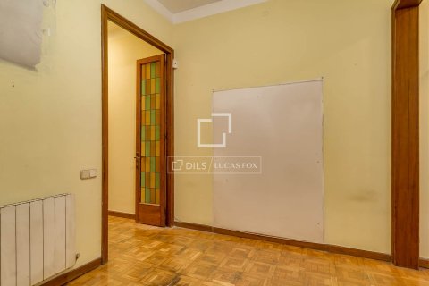 Apartamento en venta en Barcelona, España 5 dormitorios, 120 m2 No. 164320 - foto 5