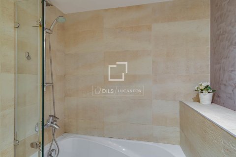 Apartment for sale in Barcelona, Spain 2 bedrooms, 72 sq.m. No. 164318 - photo 11