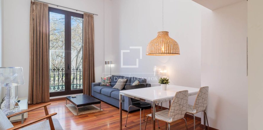 Квартира в Барселона, Испания 2 спальни, 72м2 №164318