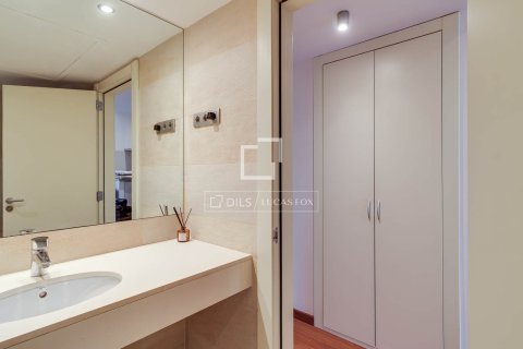 Apartment for sale in Barcelona, Spain 2 bedrooms, 72 sq.m. No. 164318 - photo 12