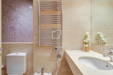 Apartment for sale in Barcelona, Spain 2 bedrooms, 72 sq.m. No. 164318 - photo 10