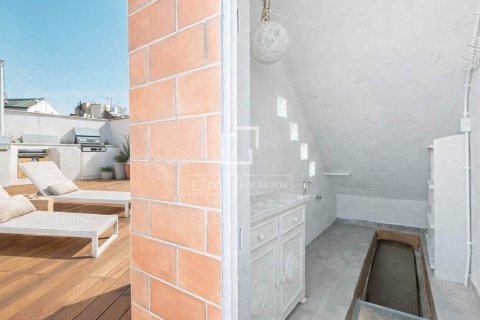 Penthouse for sale in Barcelona, Spain 2 bedrooms, 73 sq.m. No. 164319 - photo 10
