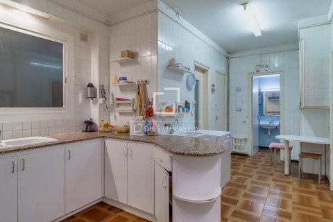 Huoneisto myytävänä Barcelona, Espanja, 6 makuuhuonetta, 252 m2 No. 164321 - kuva 21