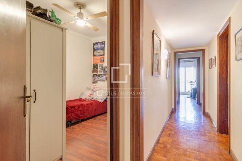 Huoneisto myytävänä Barcelona, Espanja, 6 makuuhuonetta, 252 m2 No. 164321 - kuva 29