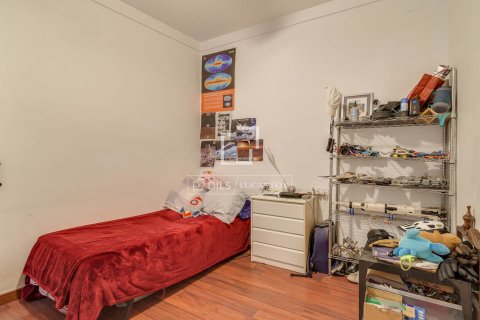 Huoneisto myytävänä Barcelona, Espanja, 6 makuuhuonetta, 252 m2 No. 164321 - kuva 30