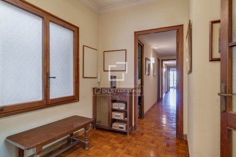 Huoneisto myytävänä Barcelona, Espanja, 6 makuuhuonetta, 252 m2 No. 164321 - kuva 17