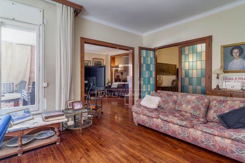 Huoneisto myytävänä Barcelona, Espanja, 6 makuuhuonetta, 252 m2 No. 164321 - kuva 12