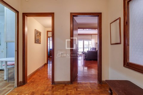 Huoneisto myytävänä Barcelona, Espanja, 6 makuuhuonetta, 252 m2 No. 164321 - kuva 18