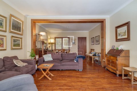 Huoneisto myytävänä Barcelona, Espanja, 6 makuuhuonetta, 252 m2 No. 164321 - kuva 4