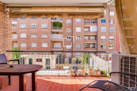 Huoneisto myytävänä Barcelona, Espanja, 6 makuuhuonetta, 252 m2 No. 164321 - kuva 3