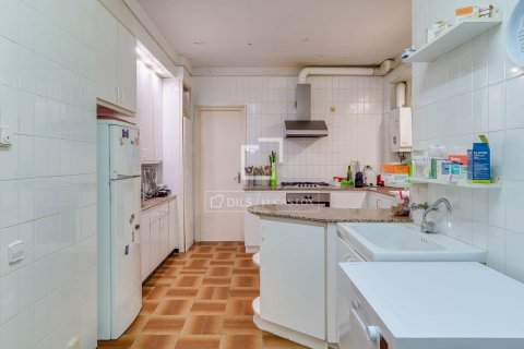 Huoneisto myytävänä Barcelona, Espanja, 6 makuuhuonetta, 252 m2 No. 164321 - kuva 19