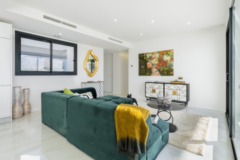 Продажа квартиры в Эстепона, Малага, Испания 3 спальни, 274м2 №162730 - фото 7