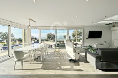 House for sale in Palau-saverdera, Girona, Spain 4 bedrooms, 290 sq.m. No. 157089 - photo 6