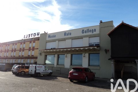 Hotelli myytävänä Riego De La Vega, Leon, Espanja, 34 makuuhuonetta, 3774 m2 No. 173121 - kuva 1