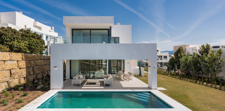 Villa a Estepona, Malaga, Spagna 3 camere da letto, 226 mq. N° 135456