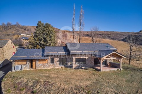 Talo Espanja 3 makuuhuonetta, 260 m2 No. 159538