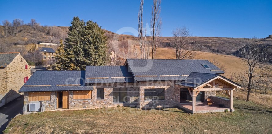Дом в Испании 3 спальни, 260м2 №159538