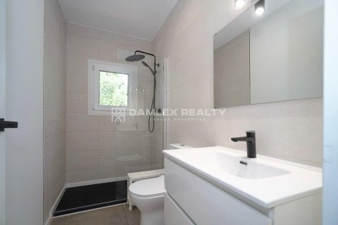 Villa à vendre à Sant Feliu de Guixols, Girona, Espagne, 5 chambres, 210 m2 No. 177605 - photo 17