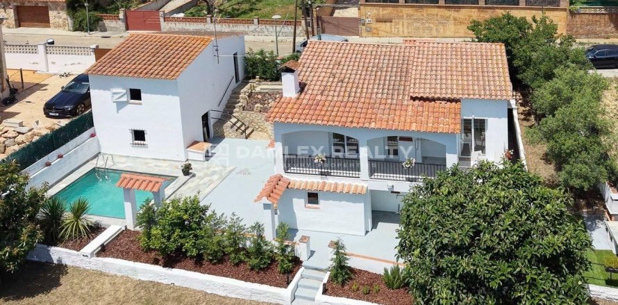 Villa à Sant Feliu de Guixols, Girona, Espagne 5 chambres, 210 m2 No. 177605