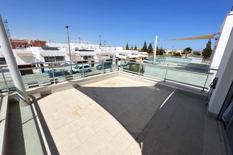 Villa till salu i Los Alcazares, Murcia, Spanien 4 sovrum, Nr. 140690 - foto 19