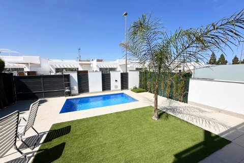 Villa till salu i Los Alcazares, Murcia, Spanien 4 sovrum, Nr. 140690 - foto 3