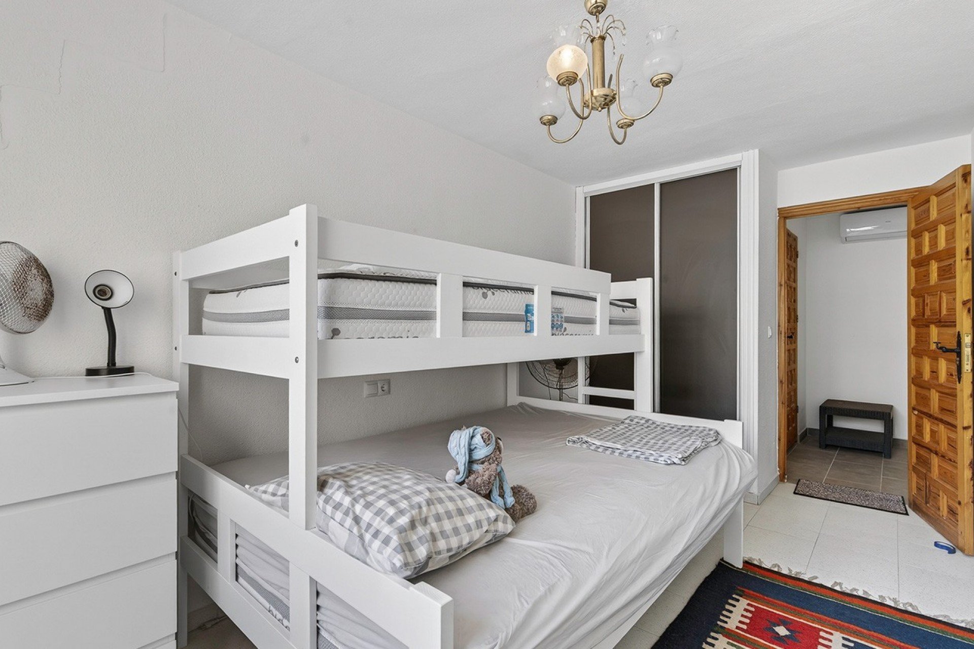 Apartment in Torrevieja, Alicante, Spain 4 bedrooms, 108 sq.m. No. 151787