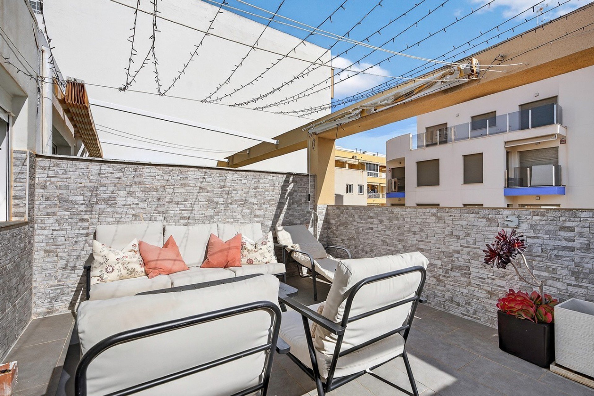 Apartment in Torrevieja, Alicante, Spain 4 bedrooms, 108 sq.m. No. 151787