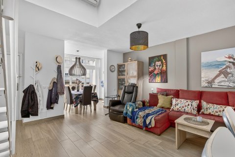 Apartament w Torrevieja, Alicante, Hiszpania 4 sypialnie, 61 mkw. nr 151787 – zdjęcie 6